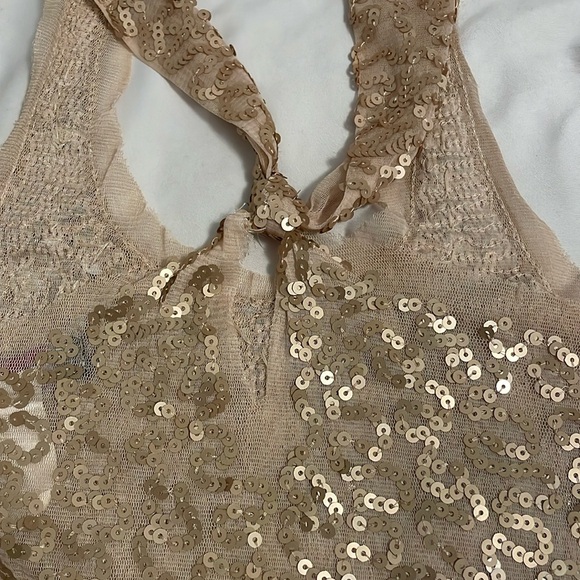Elegant Gold Sequins Mesh Tank top - Picture 5 of 16